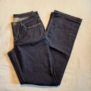 Duluth Trading Co women's size 8 x 33 dark wash jeans 5 pocket, NWOT